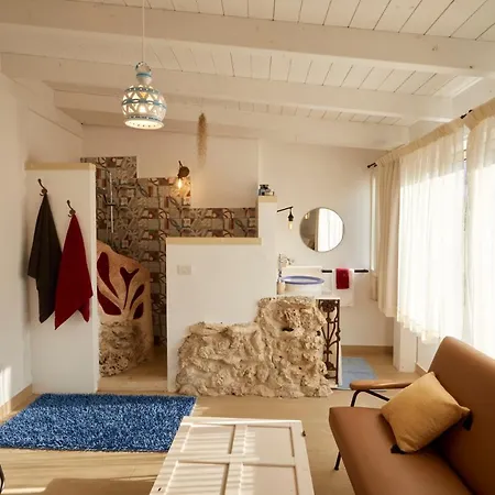 Upstairs - Skylight شقة