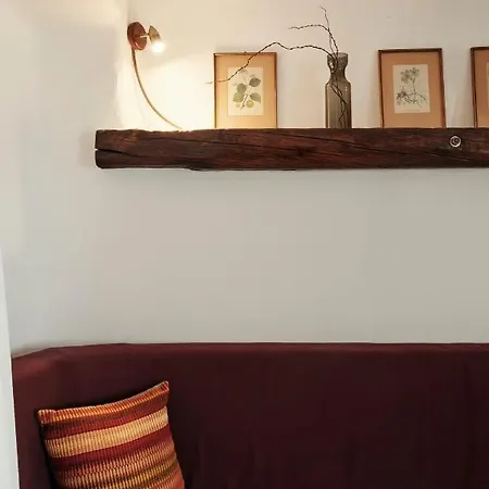 Upstairs - Skylight * ليتشي