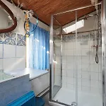 Upstairs - Skylight شقة *