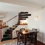 Διαμέρισμα Upstairs - Skylight *
