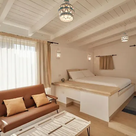 Upstairs - Skylight レッチェ
